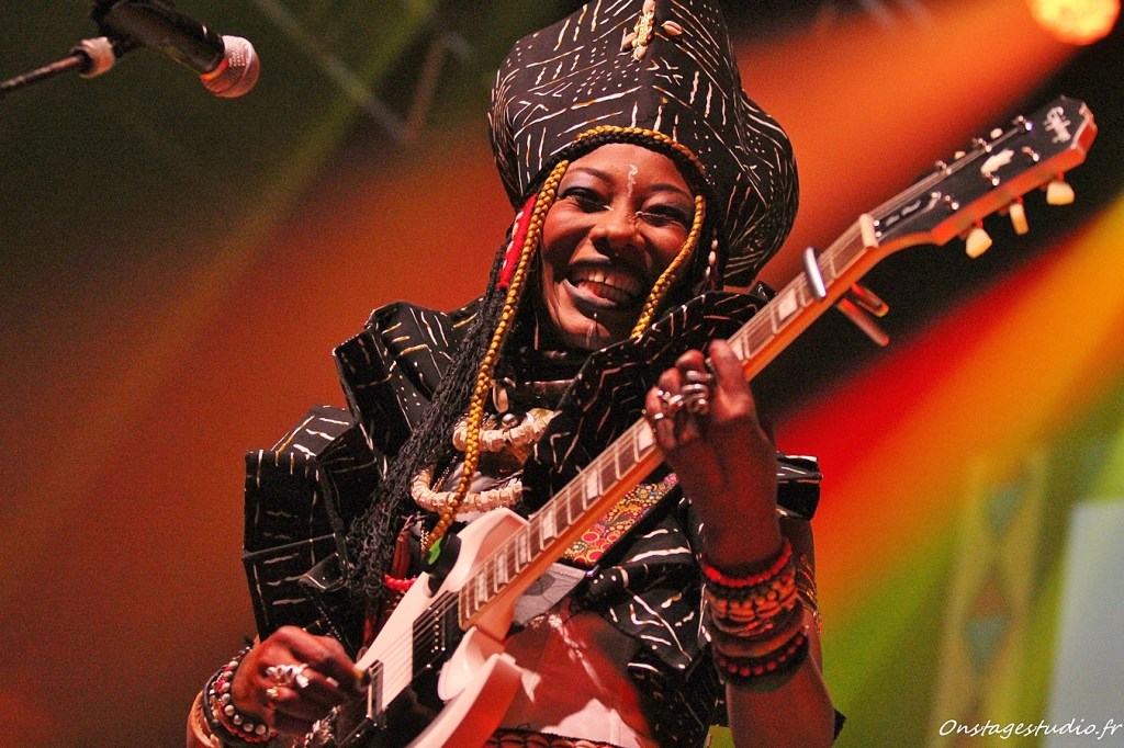 Fatoumata Diawara au Bikini : un voyage&nbsp;musical